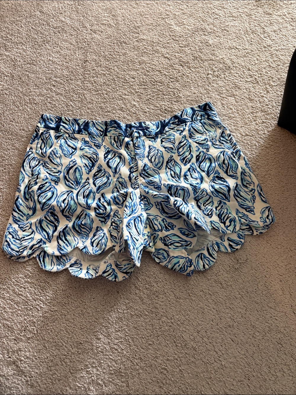 Lilly Pulitzer Blue & White Scallop Hem Shorts